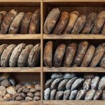 Trucuri pentru pâine: cum să o păstrezi proaspătă mai mult timp