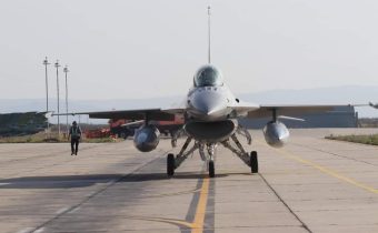 Un nou lot de aeronave F-16 Fighting Falcon a ajuns la Câmpia Turzii, consolidând capacitățile Forțelor Aeriene Române