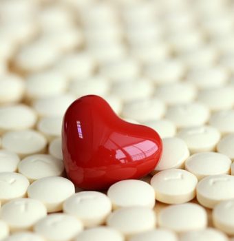 Schimbări majore în Sănătate: asigurarea va costa 2.400 lei pe an. Bani mai puţini pentru concedii medicale