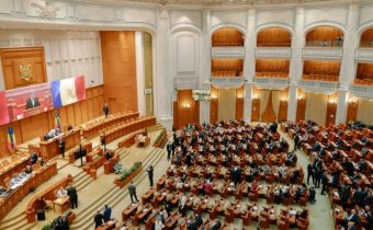 Moțiunea de cenzură împotriva Guvernului Bolojan, respinsă în Parlament
