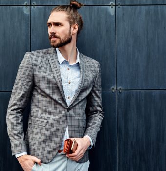 Costume elegante de bărbați: diferențe între croieli clasice și moderne